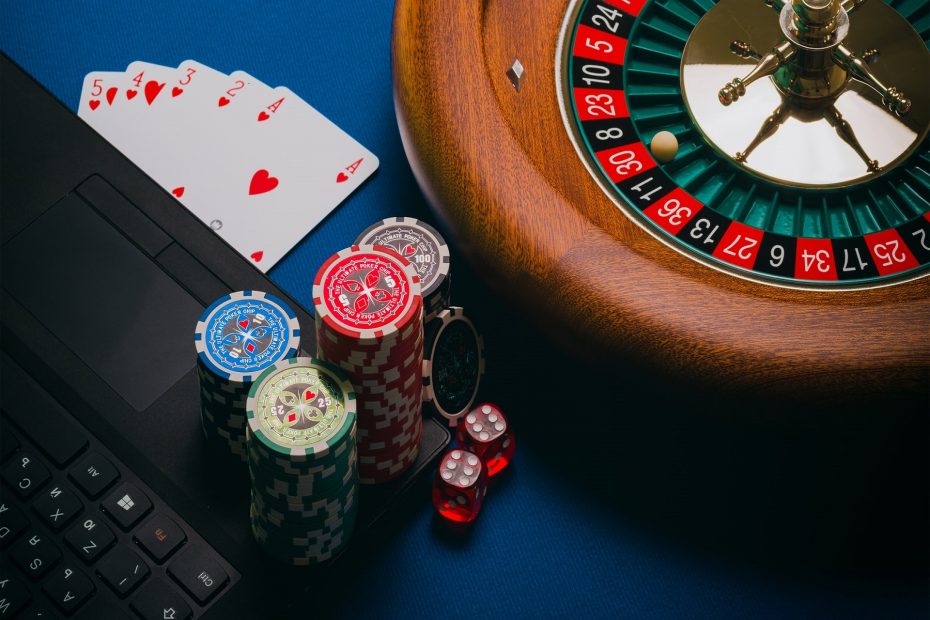 6 Ways Online Casinos Can Connect With Players on Social Media